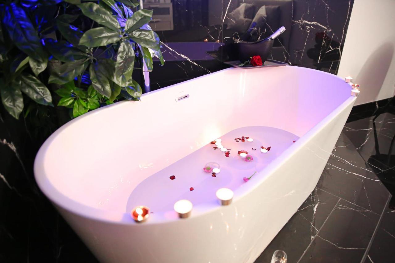 The Marble House Apartment บารี ภายนอก รูปภาพ